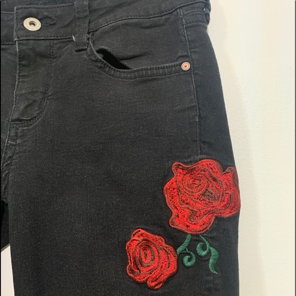 Embroidered Ankle Pant